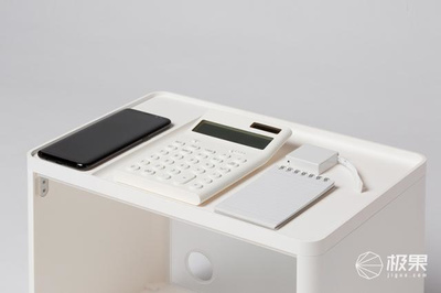 智能辦公新革命 無線充電家具讓蘋果也慌了？